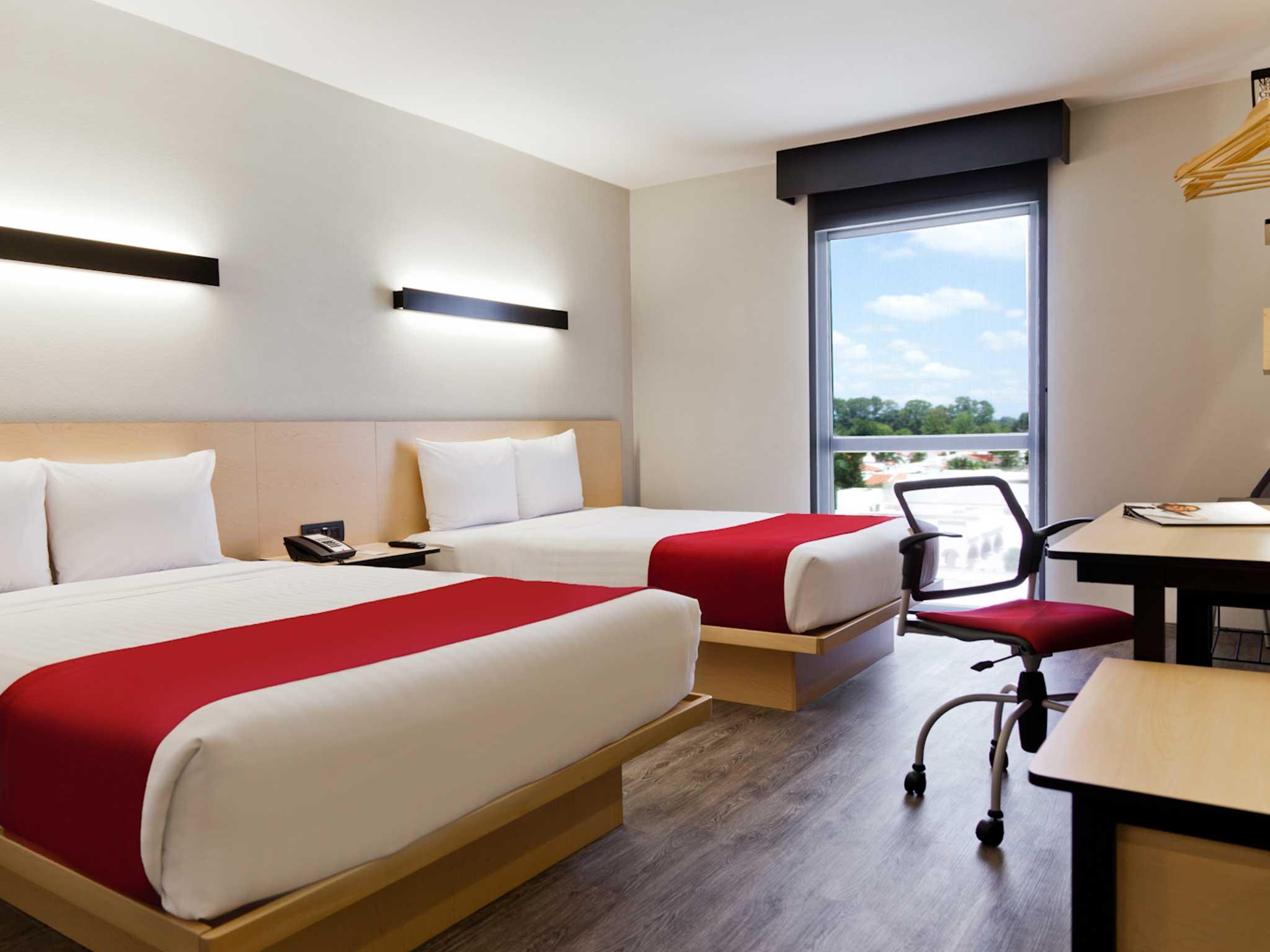 ซิตี้ เอ็กซ์เพรส เลออน Hotel ภายนอก รูปภาพ