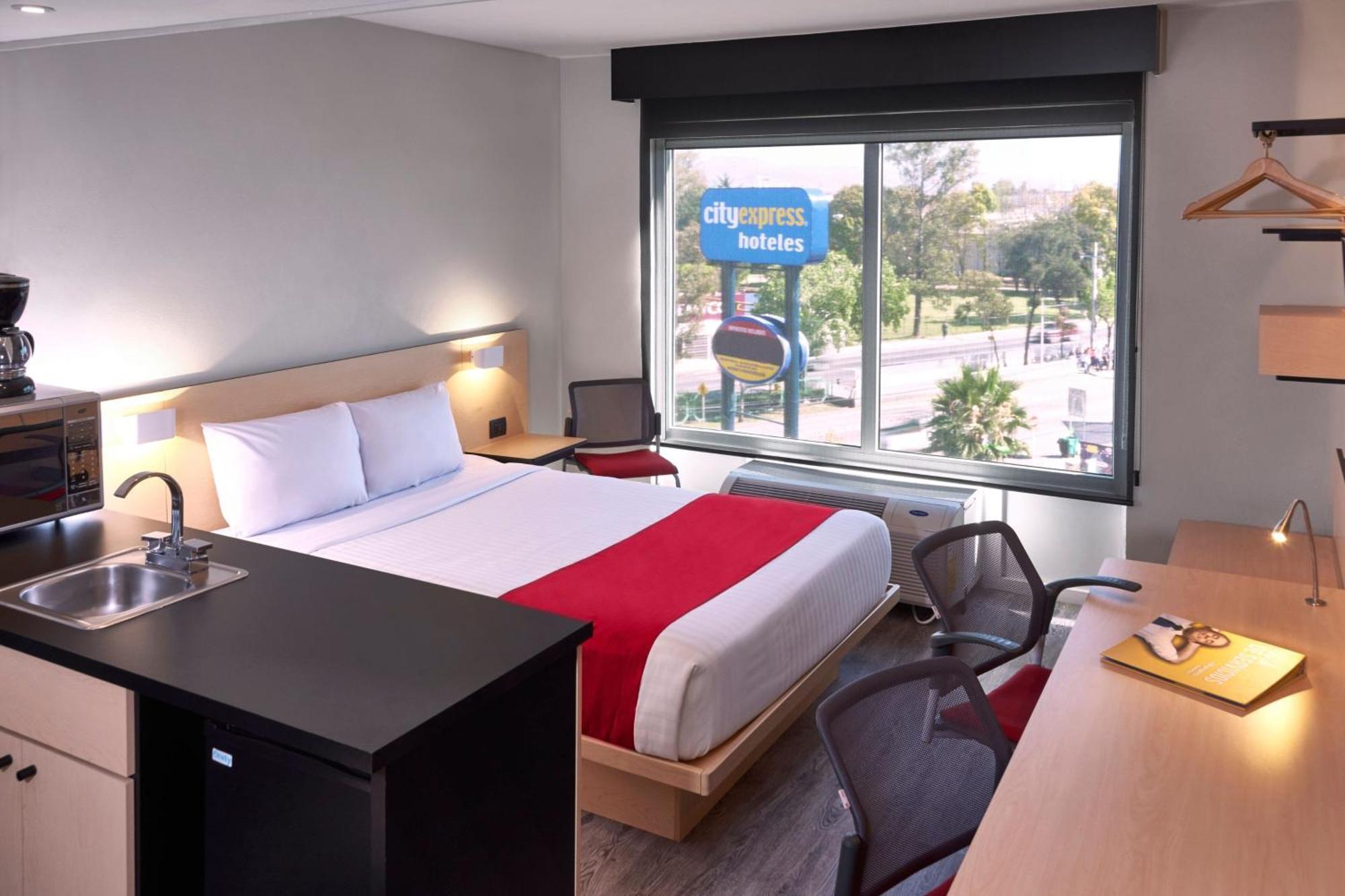 ซิตี้ เอ็กซ์เพรส เลออน Hotel ภายนอก รูปภาพ